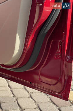 Мінівен Ford C-Max 2013 в 