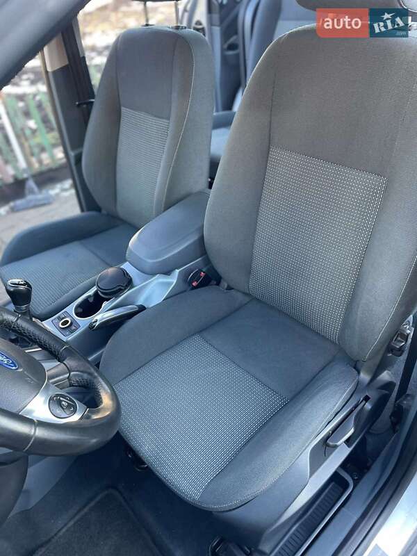 Минивэн Ford C-Max 2012 в Кривом Роге фото 21 Минивэн Ford C-Max 2012 в Кривом Роге