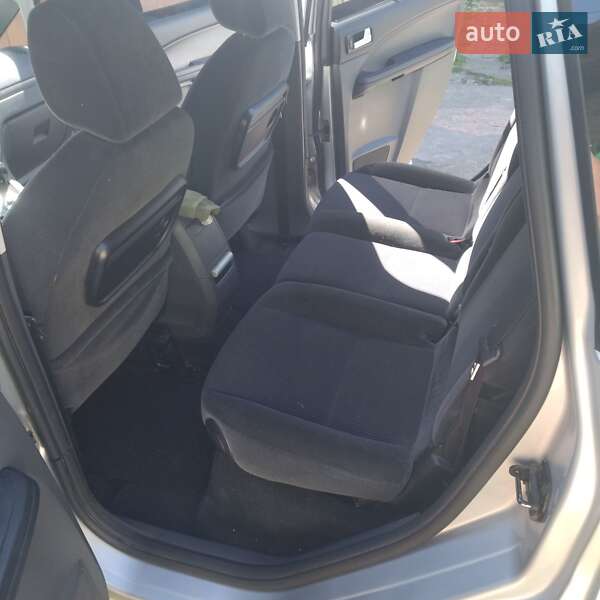 Минивэн Ford C-Max 2006 в Ромнах