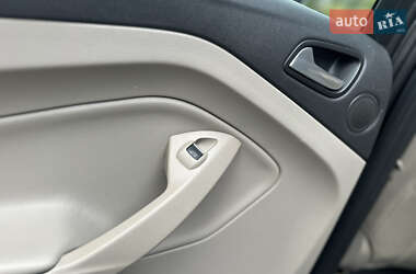 Минивэн Ford C-Max 2016 в 