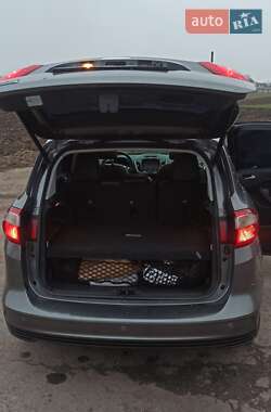 Мінівен Ford C-Max 2013 в 