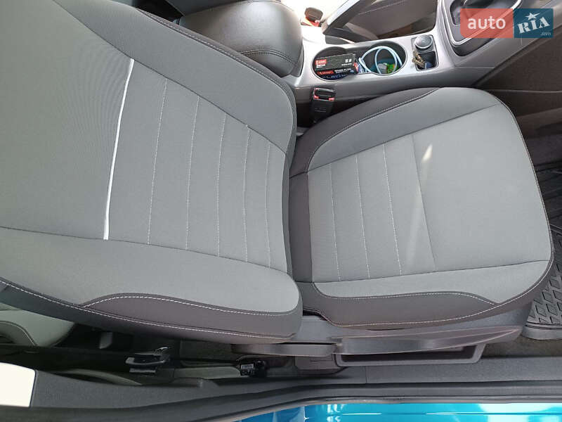 Минивэн Ford C-Max 2012 в Олевске