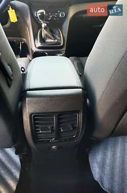 Минивэн Ford C-Max 2016 в 