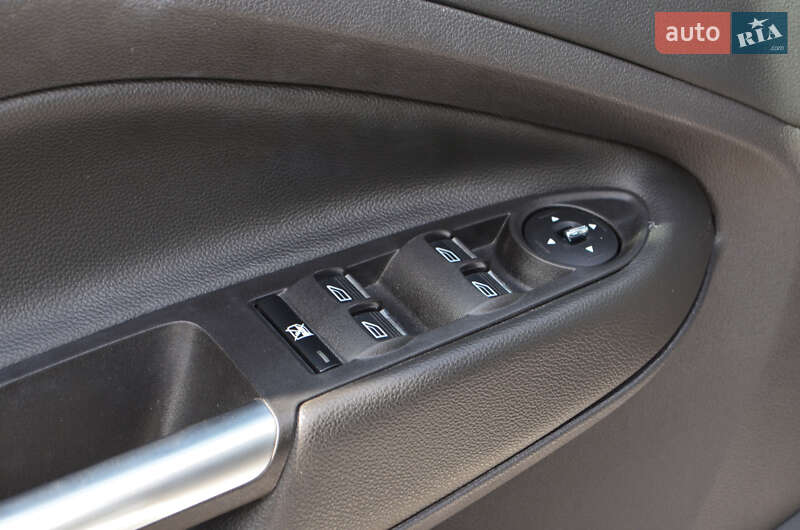Минивэн Ford C-Max 2015 в Киеве