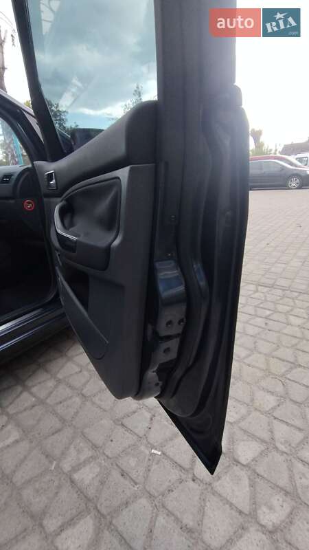 Минивэн Ford C-Max 2009 в Луцке фото 20 Минивэн Ford C-Max 2009 в Луцке