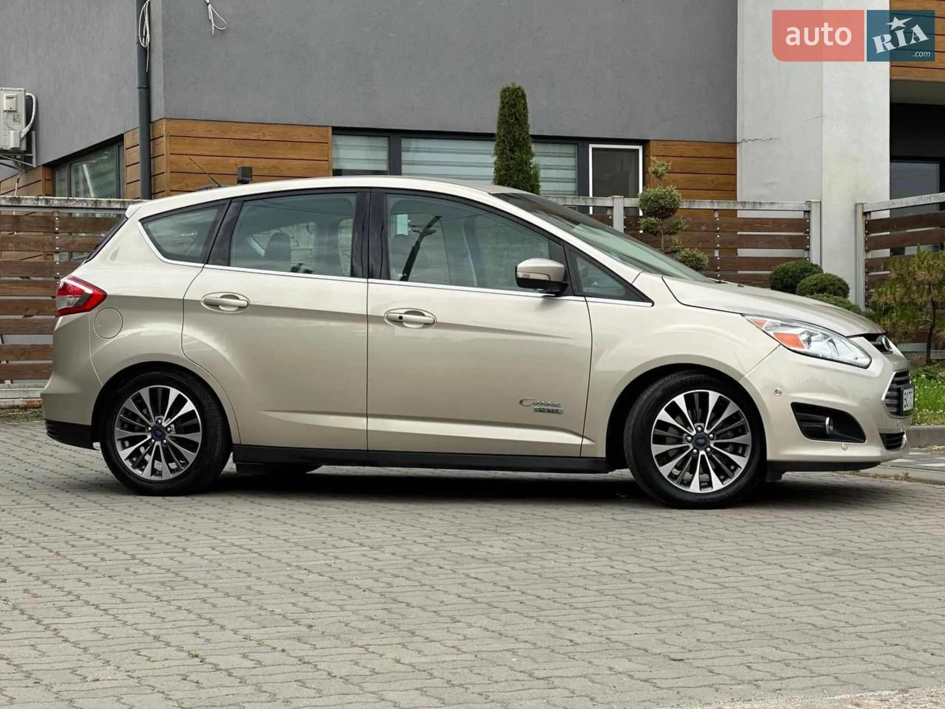 2016 Ford C-MAX - мініатюра 24