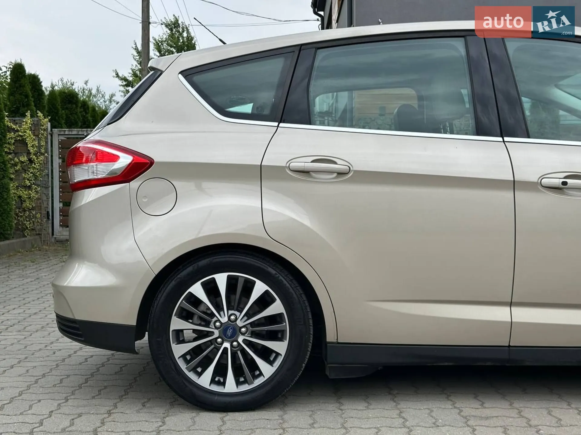 2016 Ford C-MAX - мініатюра 28