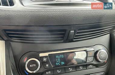 Минивэн Ford C-Max 2016 в 