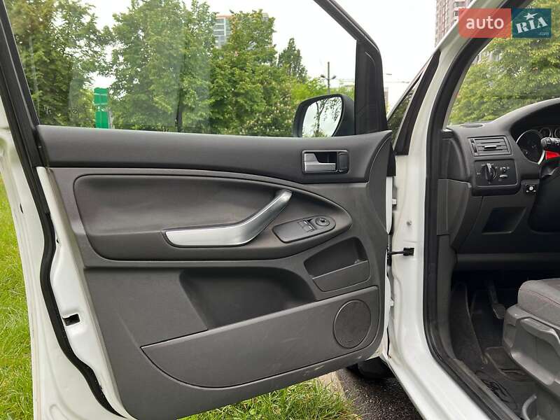 Минивэн Ford C-Max 2010 в Киеве