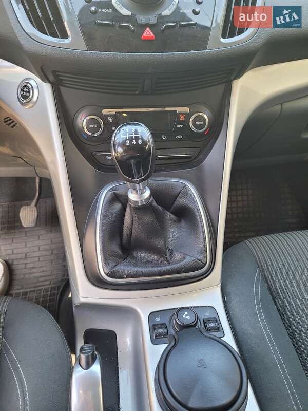 Мінівен Ford C-Max 2011 в Герці фото 15 Мінівен Ford C-Max 2011 в Герці