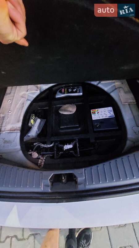 Мінівен Ford C-Max 2011 в Чернівцях фото 31 Мінівен Ford C-Max 2011 в Чернівцях