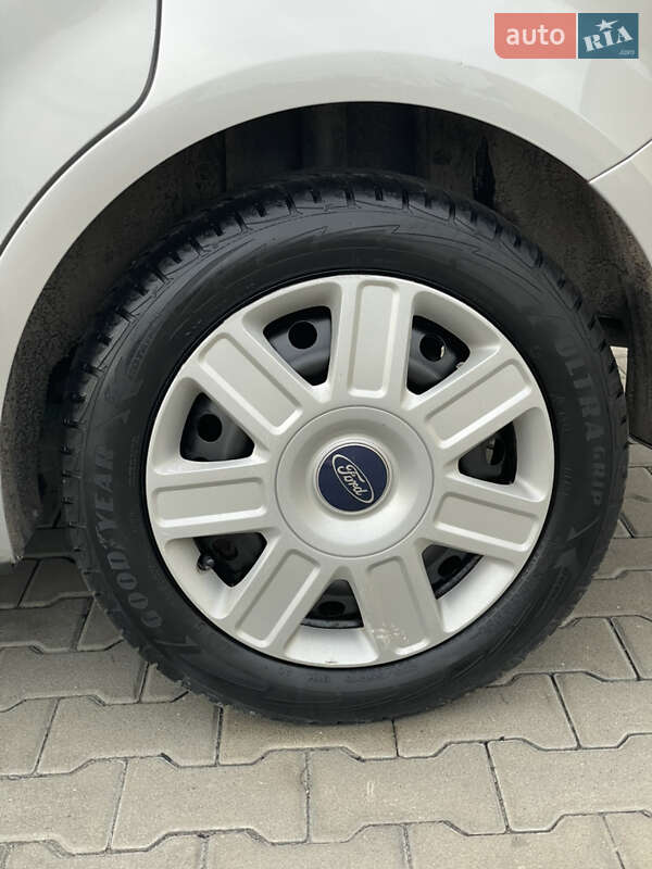 Минивэн Ford C-Max 2008 в Луцке