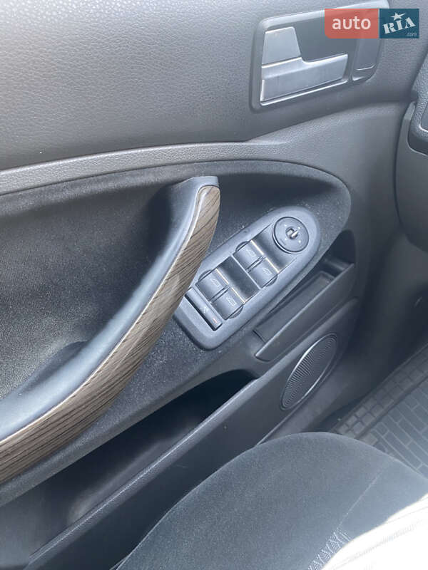 Мінівен Ford C-Max 2008 в Києві