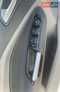 Мінівен Ford C-Max 2011 в 