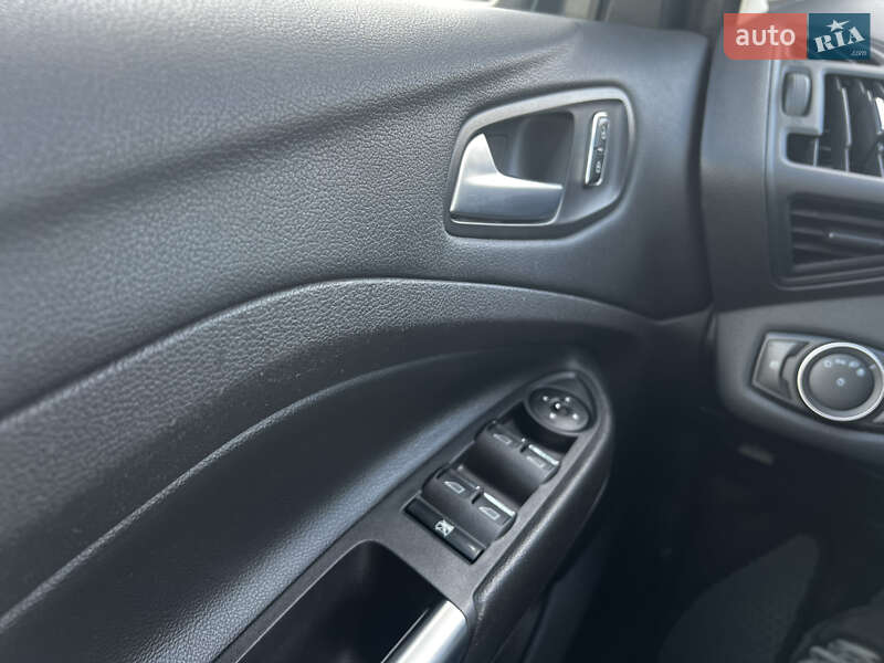 Мінівен Ford C-Max 2015 в Святопетрівське