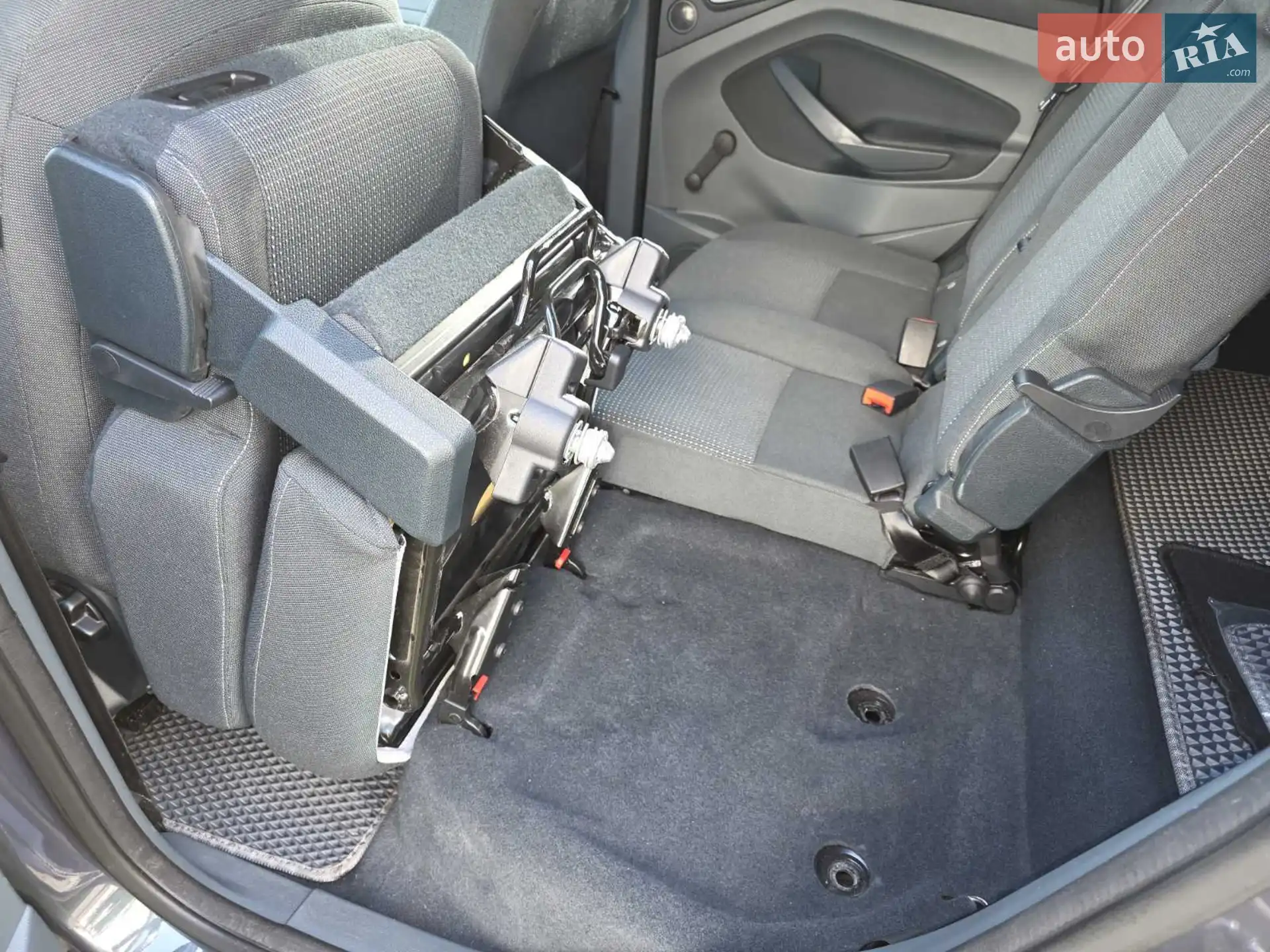 2011 Ford C-MAX - мініатюра 19