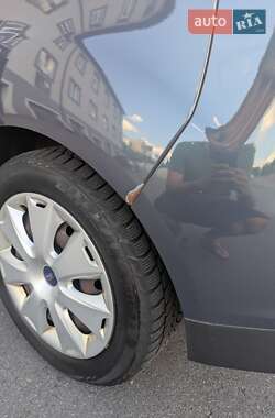 Минивэн Ford C-Max 2012 в 