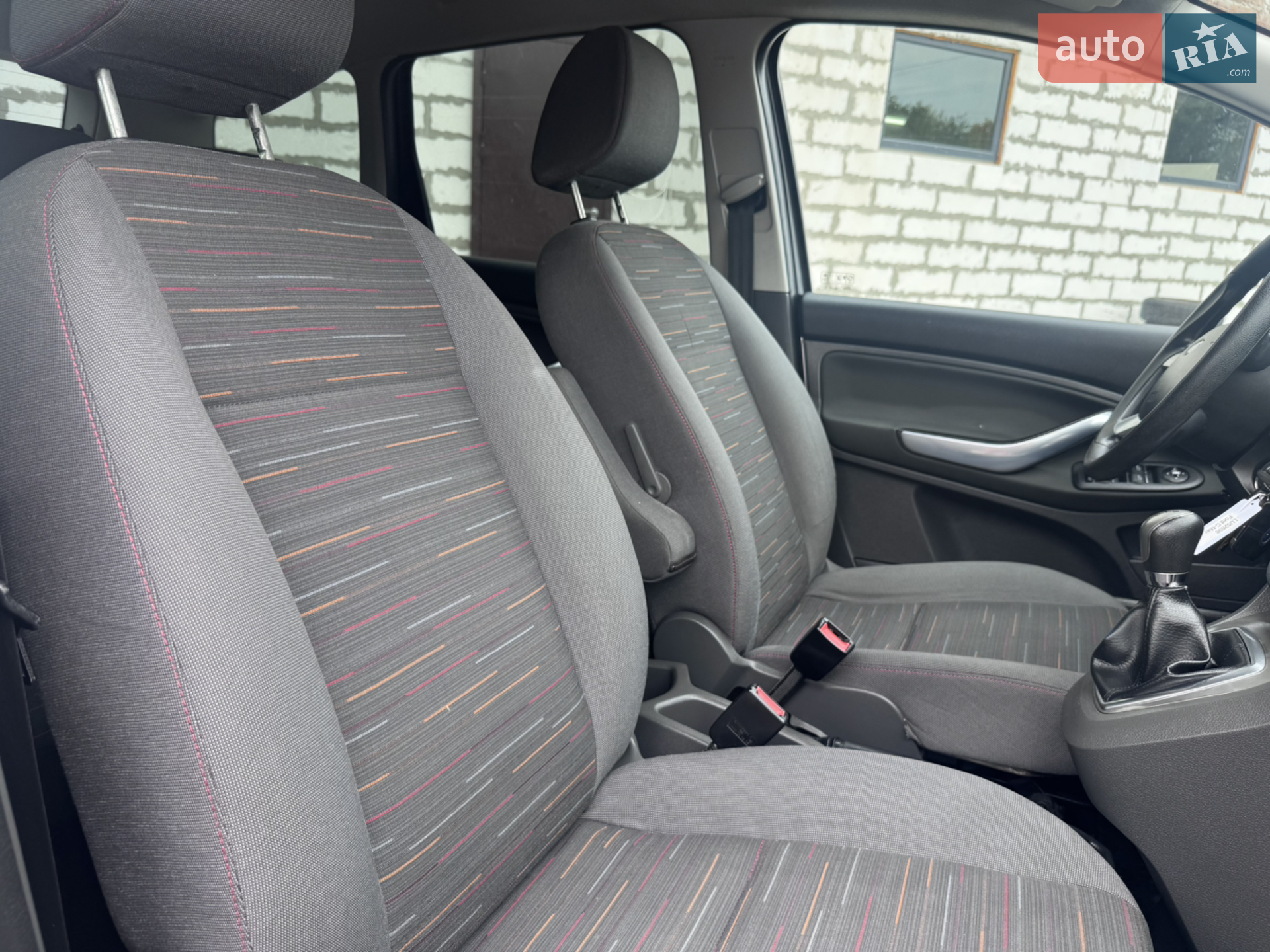 2010 Ford C-MAX - мініатюра 28