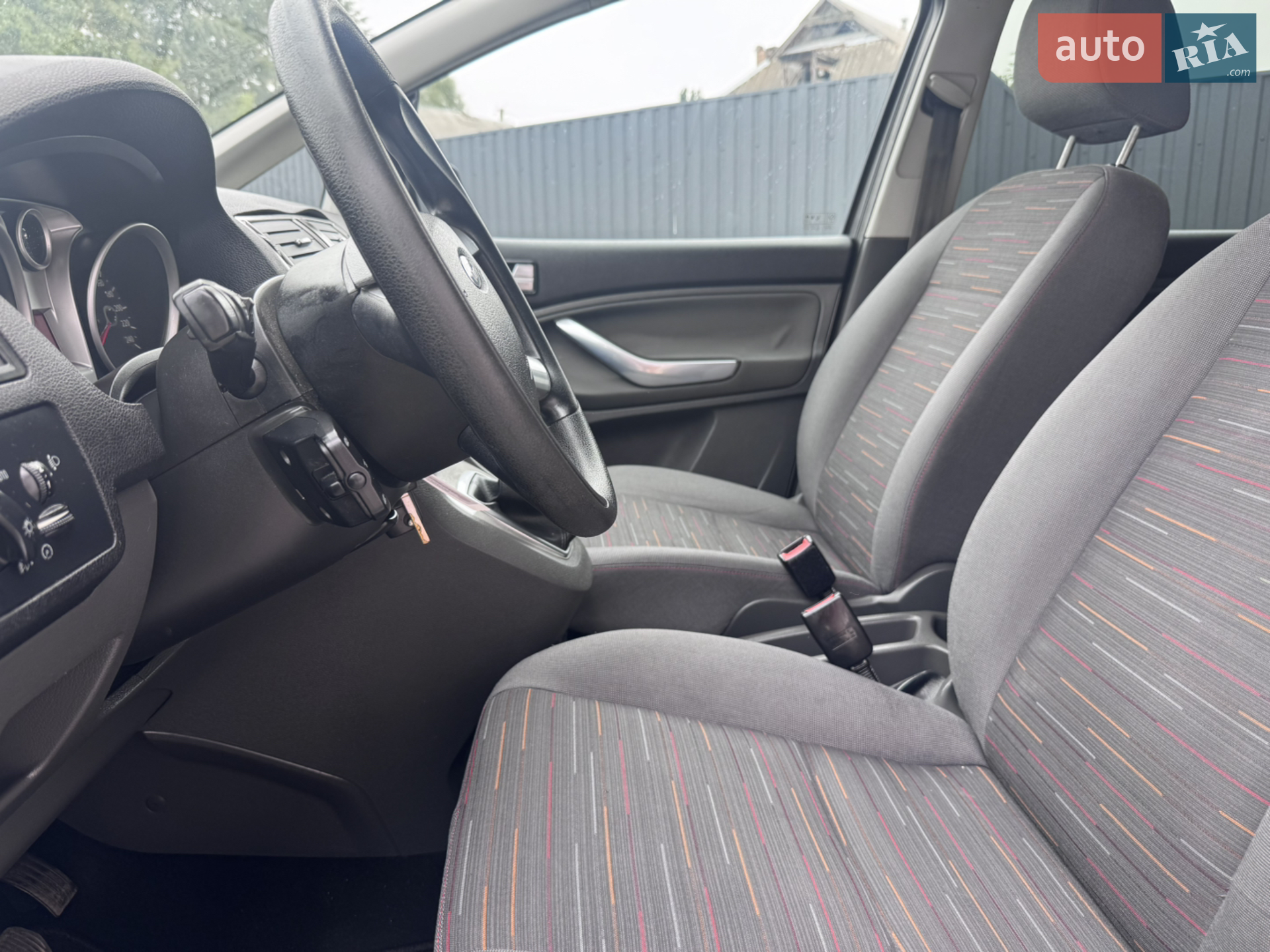 2010 Ford C-MAX - мініатюра 38