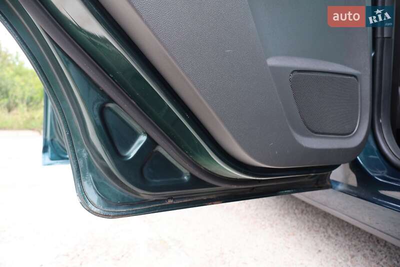 Минивэн Ford C-Max 2006 в Черняхове