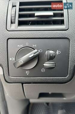 Мінівен Ford C-Max 2009 в 