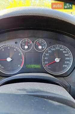 Минивэн Ford C-Max 2004 в  фото 11 Минивэн Ford C-Max 2004 в