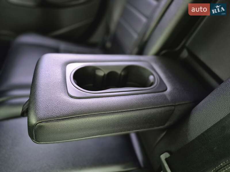 Минивэн Ford C-Max 2015 в Днепре