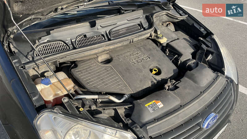 Минивэн Ford C-Max 2008 в Киеве