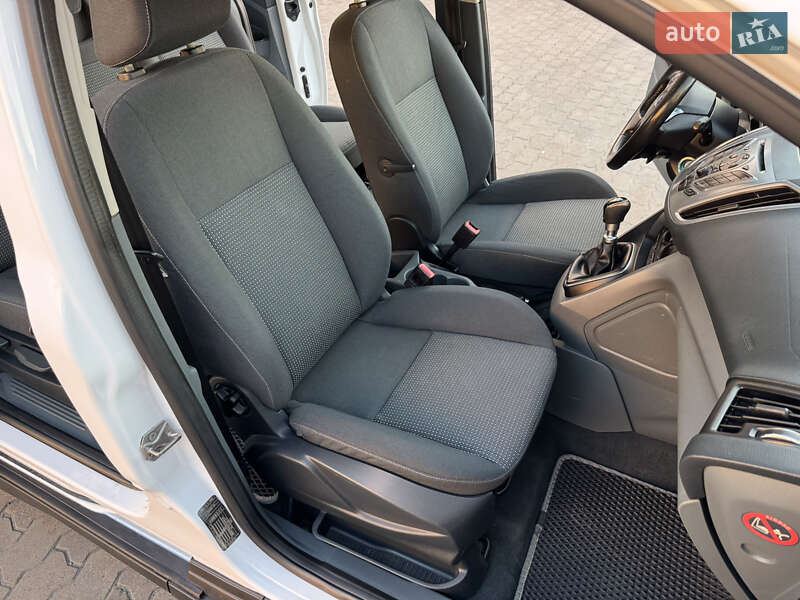 Минивэн Ford C-Max 2011 в Стрые