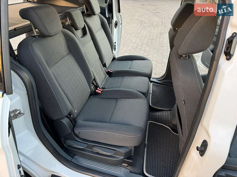 Минивэн Ford C-Max 2011 в Стрые