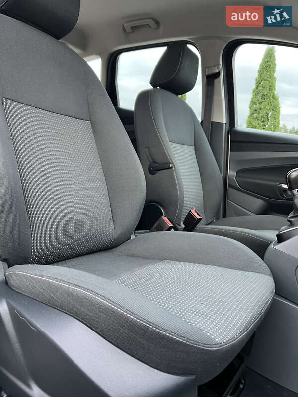 Мінівен Ford C-Max 2011 в Дубні