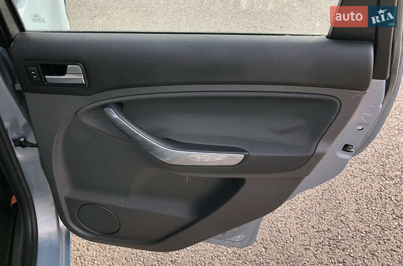 Мінівен Ford C-Max 2008 в Ромнах