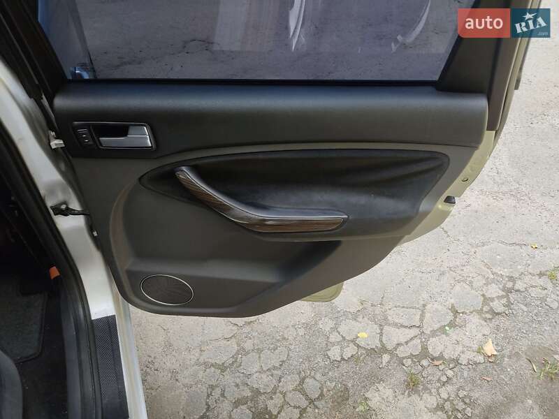 Минивэн Ford C-Max 2010 в Дрогобыче