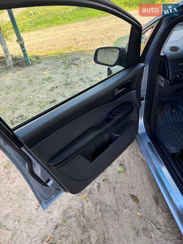 Мінівен Ford C-Max 2004 в Кіцмані