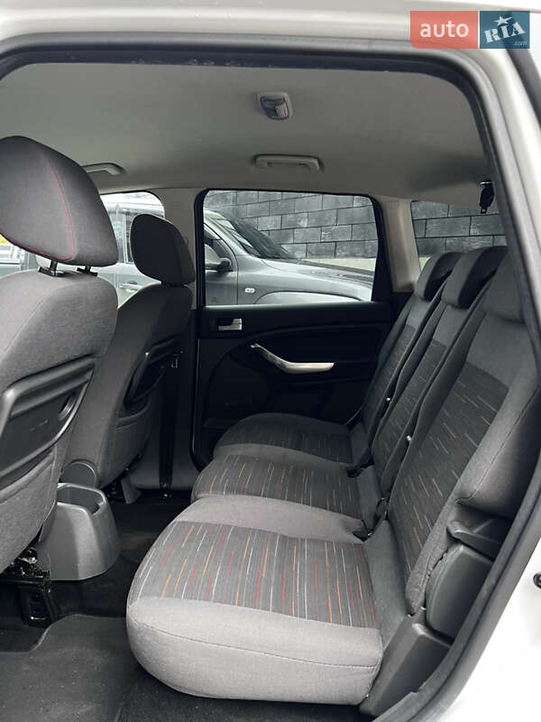 Минивэн Ford C-Max 2009 в Киеве