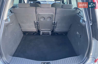 Минивэн Ford C-Max 2005 в  фото 20 Минивэн Ford C-Max 2005 в
