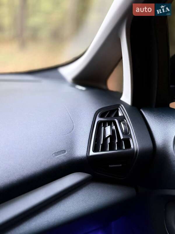 Минивэн Ford C-Max 2010 в Луцке