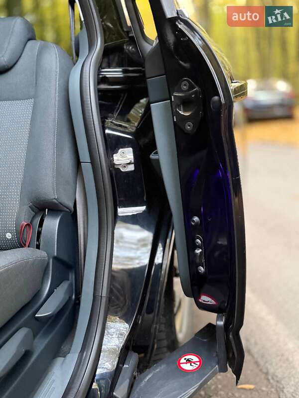 Минивэн Ford C-Max 2010 в Луцке