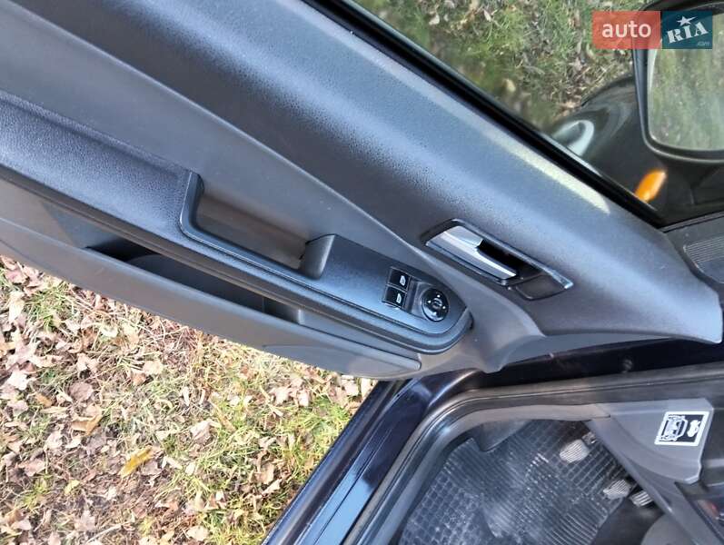 Мінівен Ford C-Max 2003 в Новояворівську