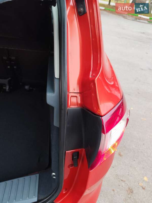 Минивэн Ford C-Max 2011 в Звягеле фото 54 Минивэн Ford C-Max 2011 в Звягеле