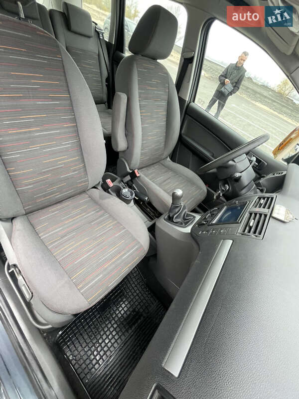 Мінівен Ford C-Max 2006 в Черкасах