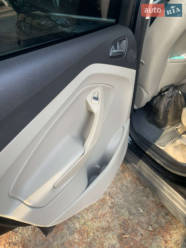 Мінівен Ford C-Max 2013 в Володимирі