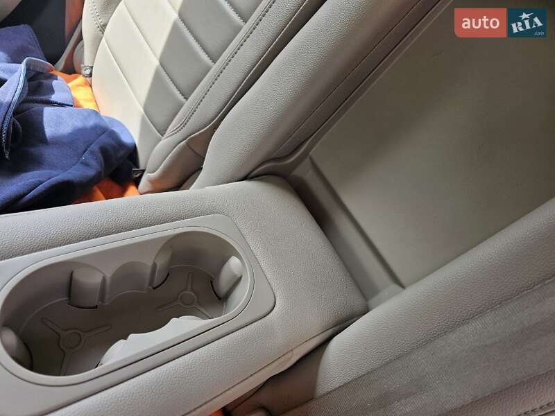 Минивэн Ford C-Max 2015 в Харькове фото 13 Минивэн Ford C-Max 2015 в Харькове