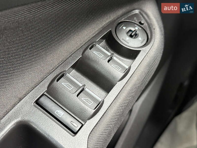 Минивэн Ford C-Max 2018 в Нововолынске