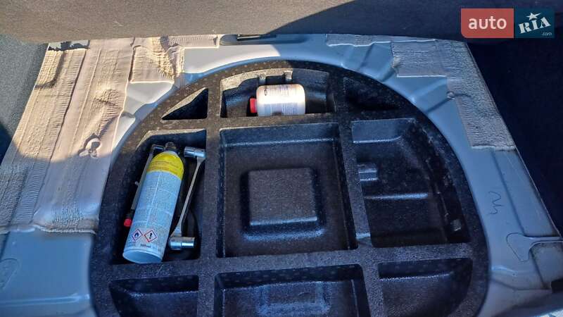 Минивэн Ford C-Max 2010 в Звягеле фото 12 Минивэн Ford C-Max 2010 в Звягеле