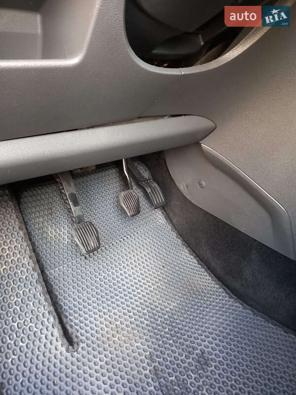 Минивэн Ford C-Max 2005 в Костополе фото 9 Минивэн Ford C-Max 2005 в Костополе