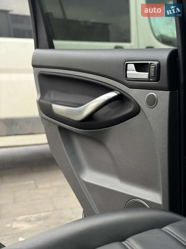 Минивэн Ford C-Max 2009 в Самборе