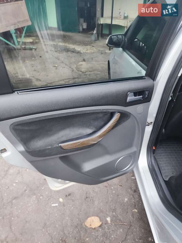 Минивэн Ford C-Max 2007 в Киеве