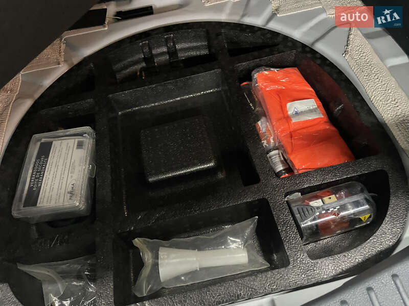 Минивэн Ford C-Max 2012 в Стрые фото 13 Минивэн Ford C-Max 2012 в Стрые