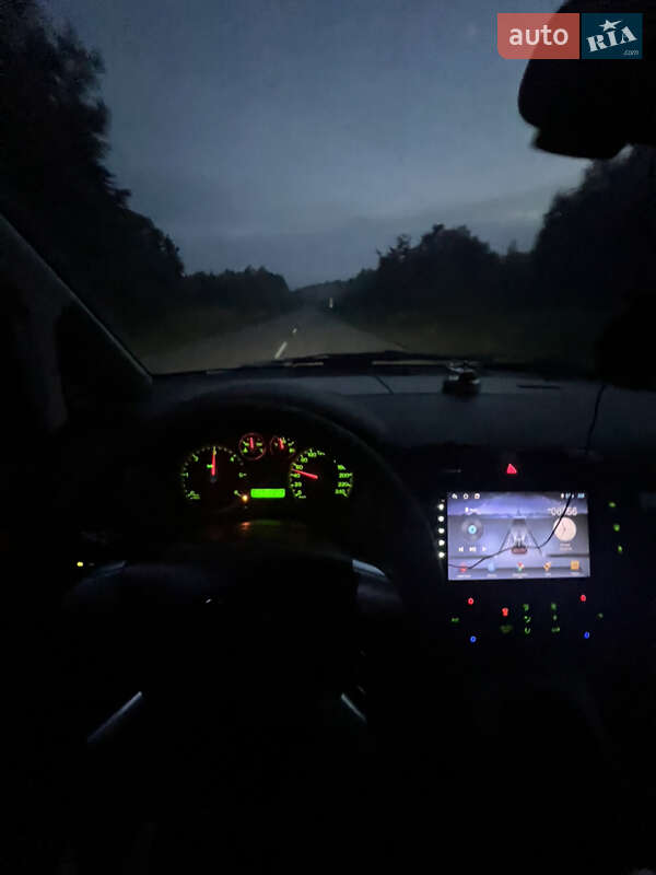 Минивэн Ford C-Max 2004 в Сторожинце